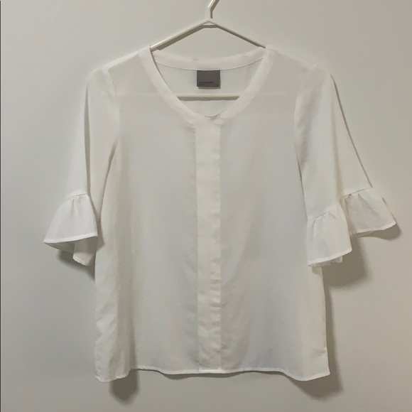 White Blouse w/ Ruffle Detail at Sleeve - Picture 1 of 3
